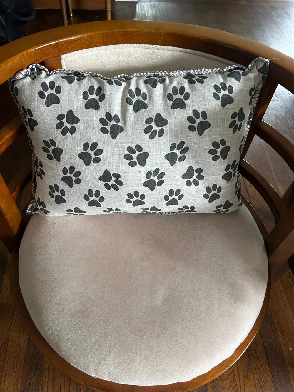 Dog Love Decorative Pillow NWOT 20x15